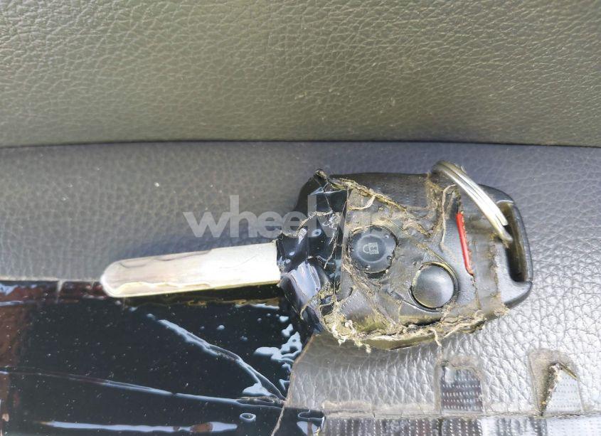 Photo 11 of 2010 Honda Ridgeline RTL (VIN 5FPYK1F56AB003730)