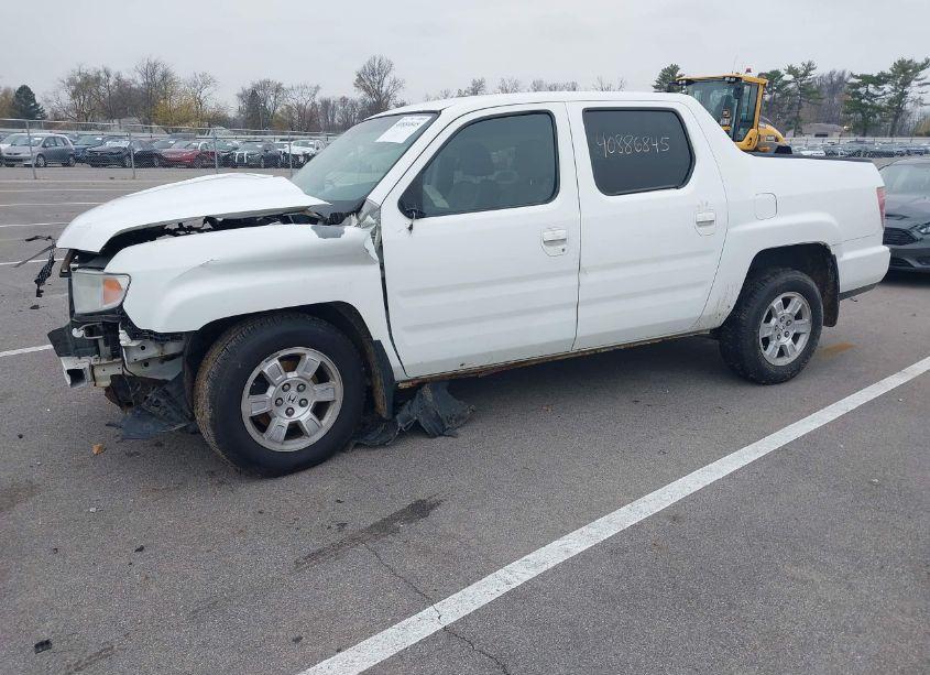 Photo 2 of 2011 Honda Ridgeline RTL (VIN 5FPYK1F56BB502643)