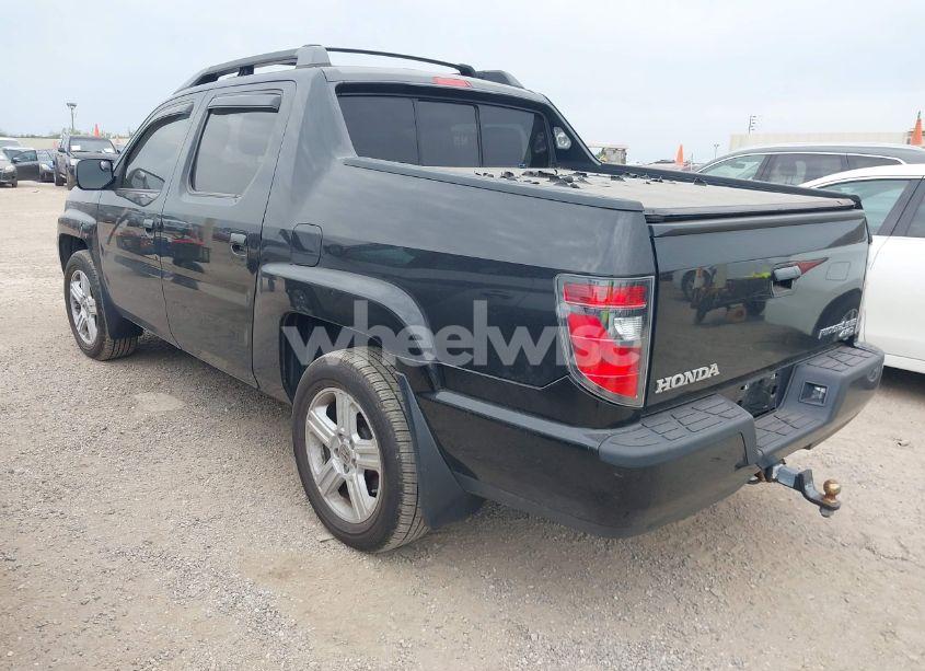 Photo 3 of 2013 Honda Ridgeline RTL (VIN 5FPYK1F56DB003473)