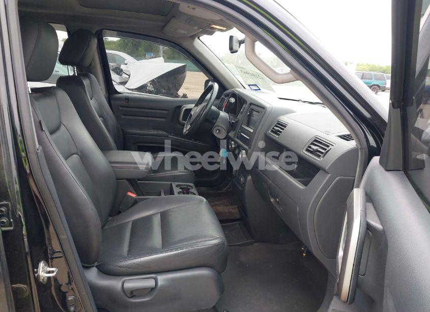 Photo 5 of 2013 Honda Ridgeline RTL (VIN 5FPYK1F56DB003473)