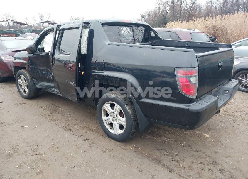 Photo 3 of 2013 Honda Ridgeline RTL (VIN 5FPYK1F56DB004414)