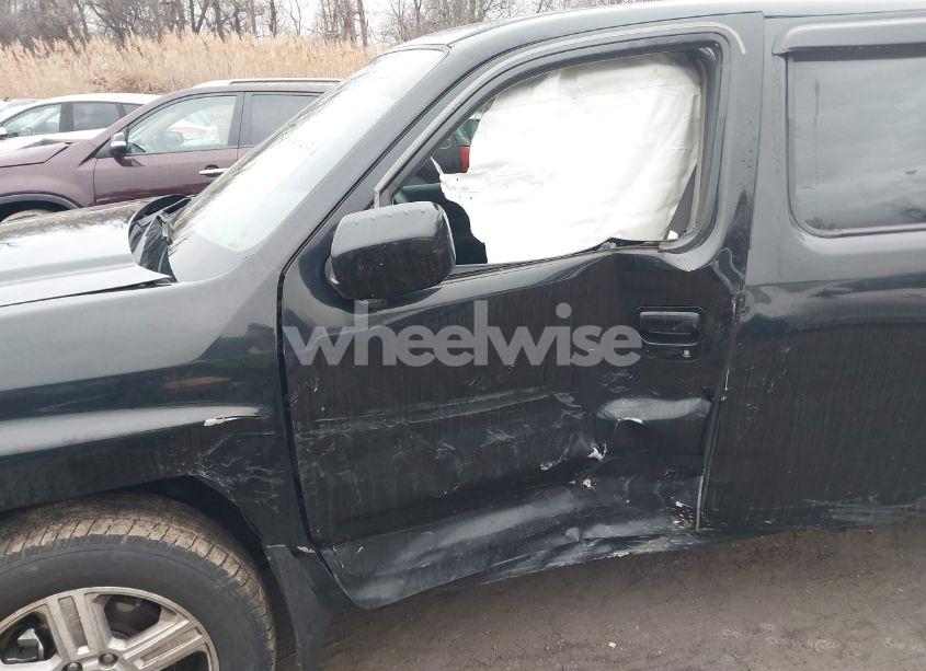 Photo 6 of 2013 Honda Ridgeline RTL (VIN 5FPYK1F56DB004414)