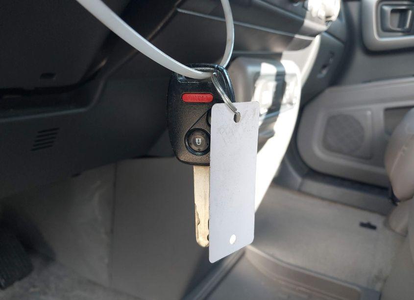 Photo 11 of 2010 Honda Ridgeline RTL (VIN 5FPYK1F57AB001758)