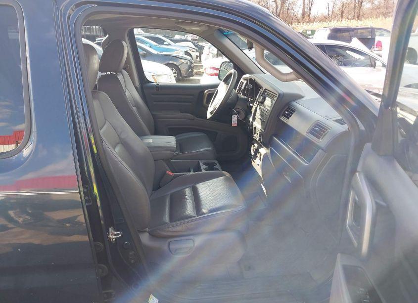 Photo 5 of 2010 Honda Ridgeline RTL (VIN 5FPYK1F57AB001758)