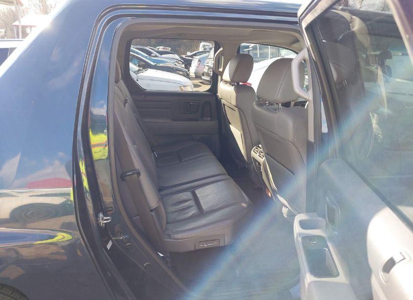 Photo 8 of 2010 Honda Ridgeline RTL (VIN 5FPYK1F57AB001758)