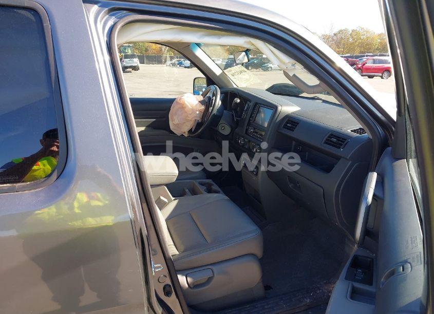 Photo 5 of 2011 Honda Ridgeline RTL (VIN 5FPYK1F57BB455140)