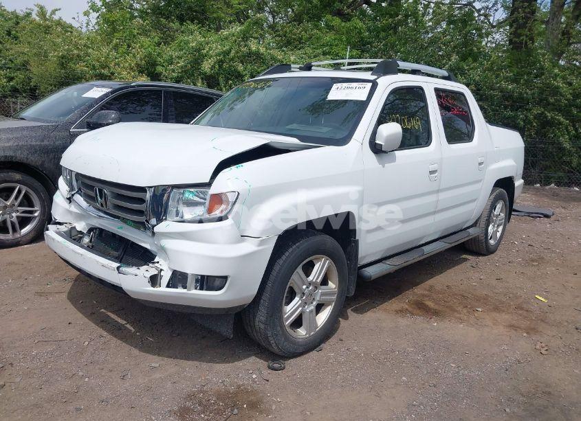 Photo 2 of 2012 Honda Ridgeline RTL (VIN 5FPYK1F57CB453096)