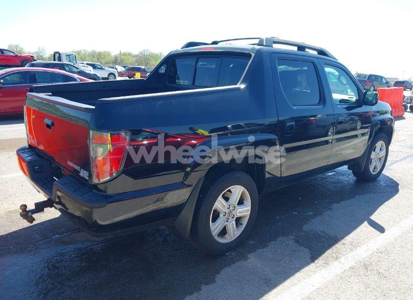 Photo 4 of 2013 Honda Ridgeline RTL (VIN 5FPYK1F57DB005538)