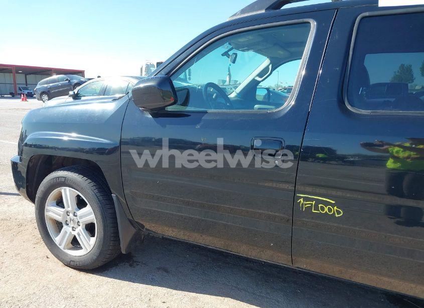 Photo 6 of 2013 Honda Ridgeline RTL (VIN 5FPYK1F57DB005538)