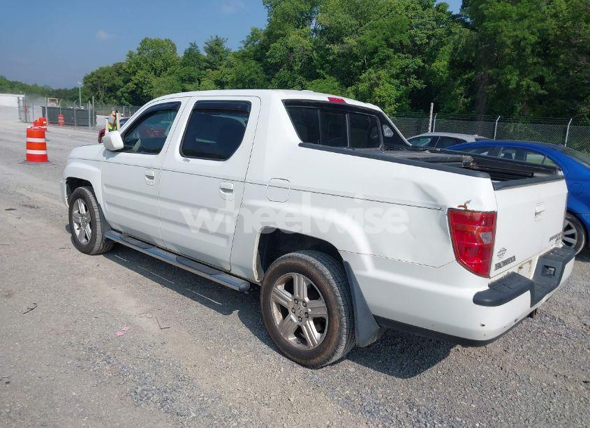 Photo 3 of 2010 Honda Ridgeline RTL (VIN 5FPYK1F58AB012526)