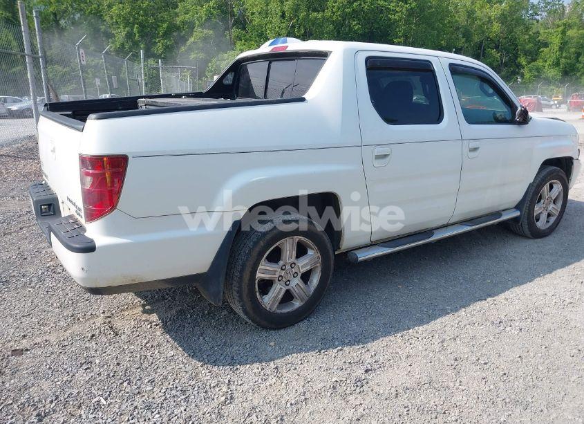 Photo 4 of 2010 Honda Ridgeline RTL (VIN 5FPYK1F58AB012526)