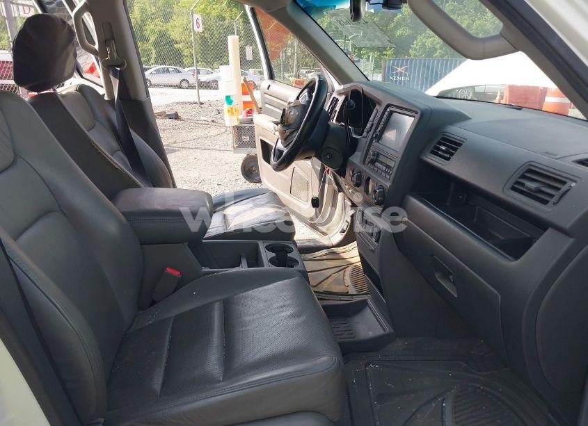 Photo 5 of 2010 Honda Ridgeline RTL (VIN 5FPYK1F58AB012526)