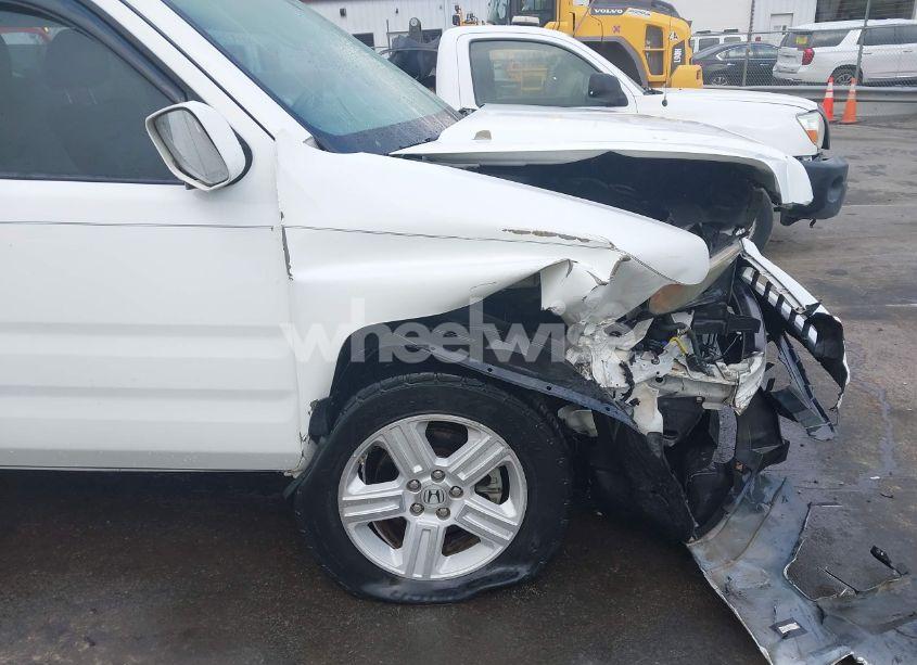 Photo 18 of 2014 Honda Ridgeline RTL (VIN 5FPYK1F58EB011186)