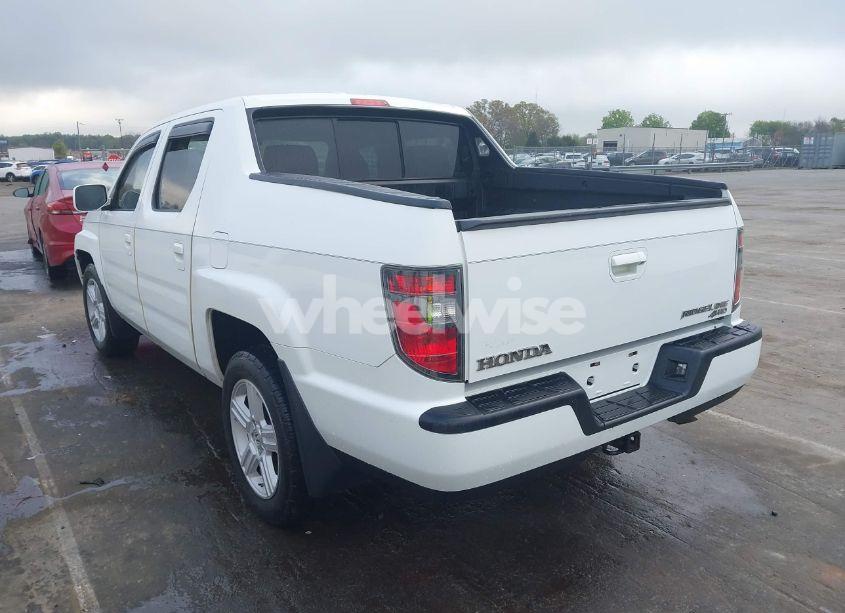 Photo 3 of 2014 Honda Ridgeline RTL (VIN 5FPYK1F58EB011186)