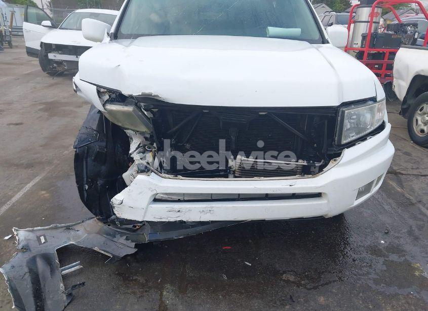 Photo 6 of 2014 Honda Ridgeline RTL (VIN 5FPYK1F58EB011186)