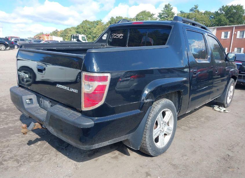 Photo 4 of 2010 Honda Ridgeline RTL (VIN 5FPYK1F59AB503879)