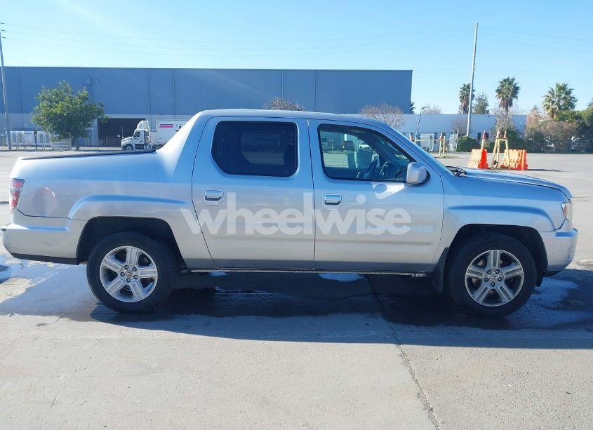 Photo 13 of 2013 Honda Ridgeline RTL (VIN 5FPYK1F59DB005072)