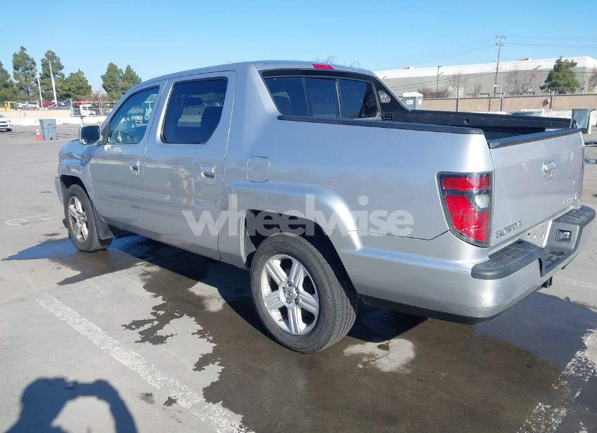 Photo 3 of 2013 Honda Ridgeline RTL (VIN 5FPYK1F59DB005072)