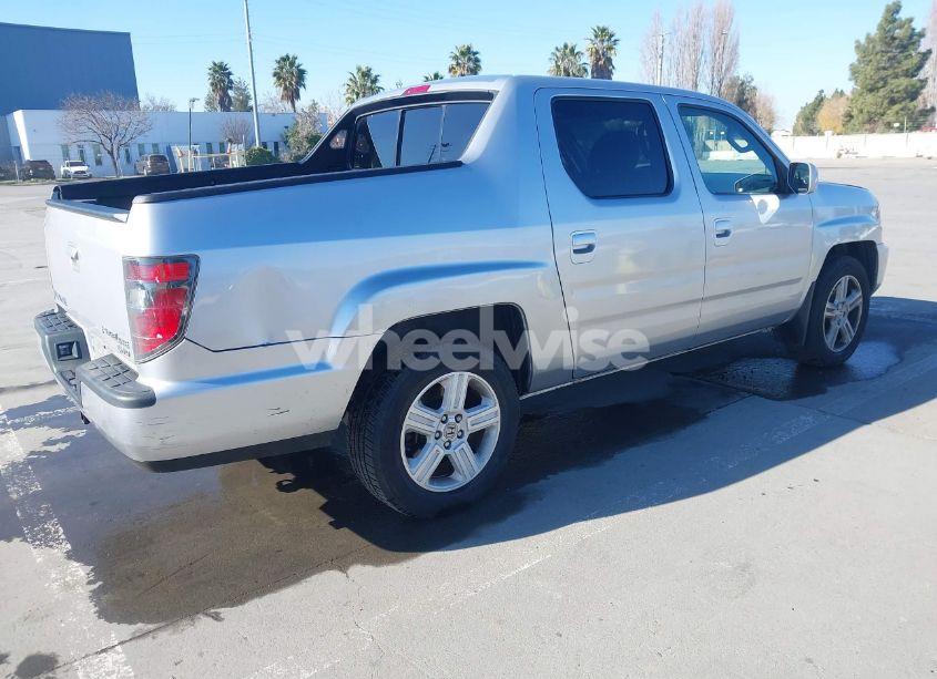 Photo 4 of 2013 Honda Ridgeline RTL (VIN 5FPYK1F59DB005072)