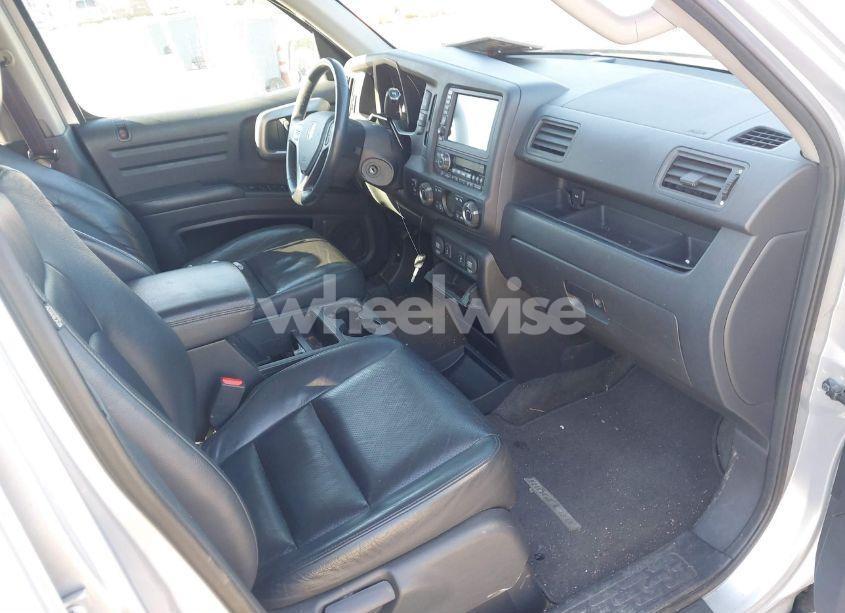 Photo 5 of 2013 Honda Ridgeline RTL (VIN 5FPYK1F59DB005072)