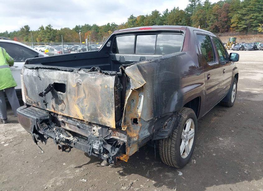 Photo 4 of 2013 Honda Ridgeline RTL (VIN 5FPYK1F5XDB017943)