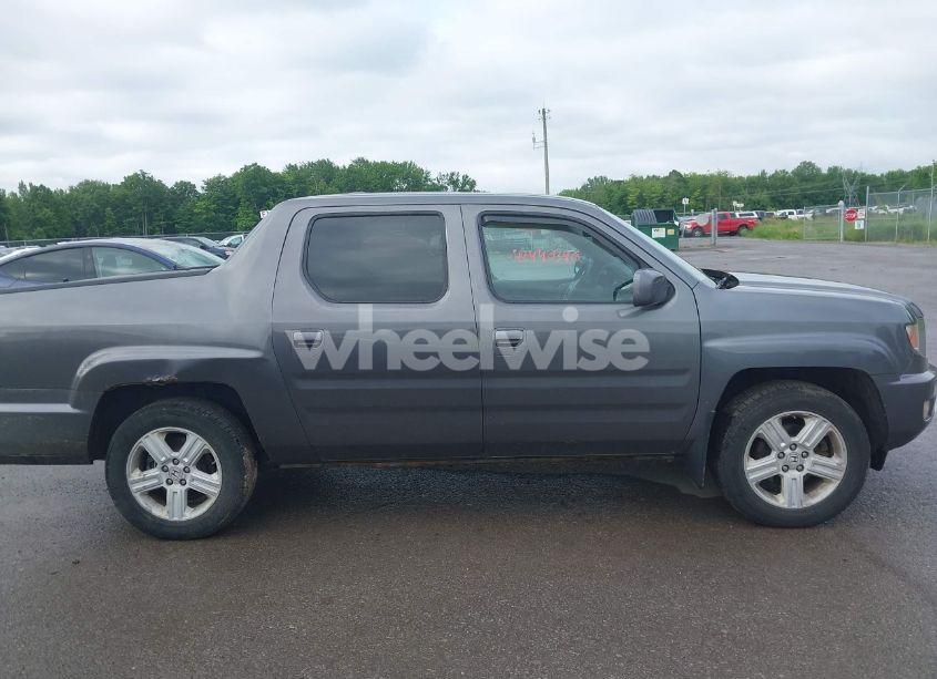 Photo 13 of 2014 Honda Ridgeline RTL (VIN 5FPYK1F5XEB011772)