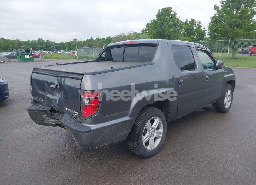 Photo 4 of 2014 Honda Ridgeline RTL (VIN 5FPYK1F5XEB011772)
