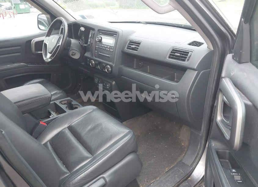 Photo 5 of 2014 Honda Ridgeline RTL (VIN 5FPYK1F5XEB011772)