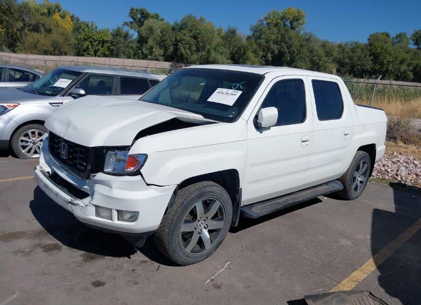 Photo 2 of 2014 Honda Ridgeline SE (VIN 5FPYK1F67EB008269)
