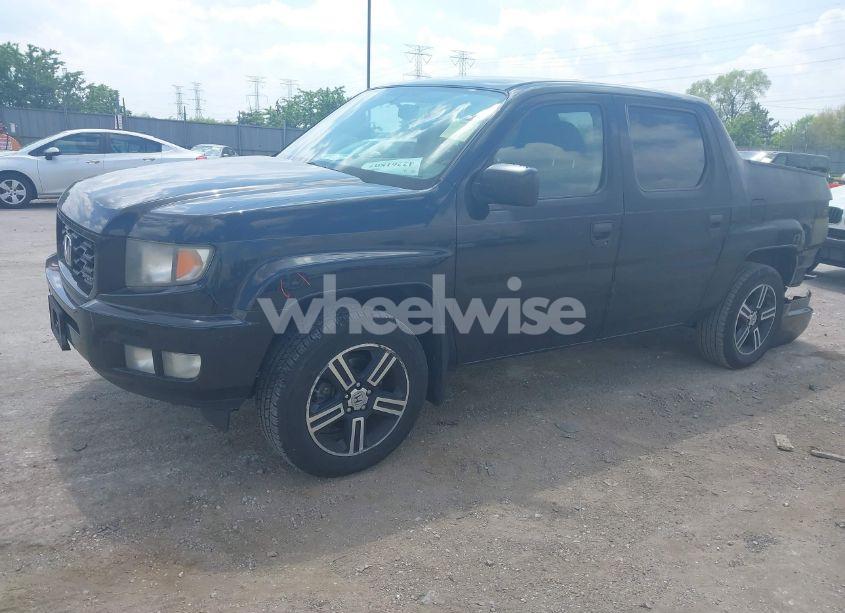 Photo 2 of 2013 Honda Ridgeline SPORT (VIN 5FPYK1F70DB016382)