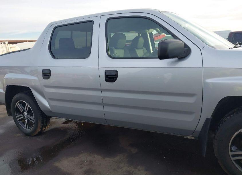 Photo 13 of 2014 Honda Ridgeline SPORT (VIN 5FPYK1F70EB002631)