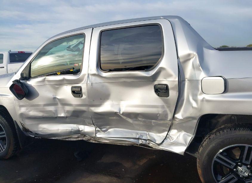 Photo 14 of 2014 Honda Ridgeline SPORT (VIN 5FPYK1F70EB002631)