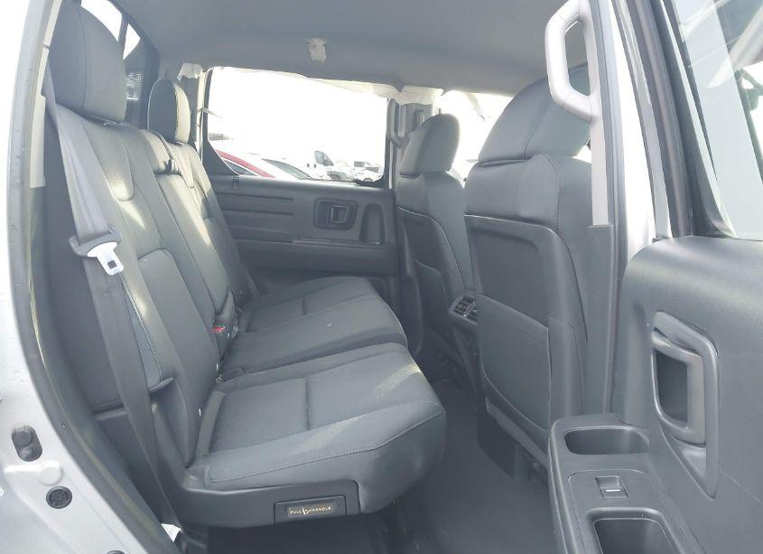 Photo 8 of 2014 Honda Ridgeline SPORT (VIN 5FPYK1F70EB002631)