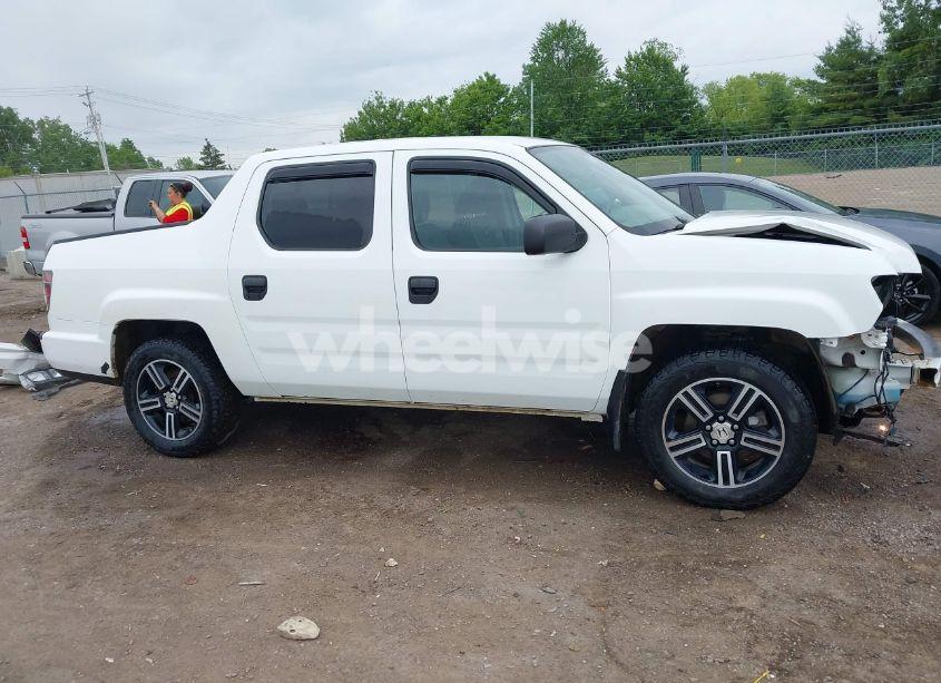 Photo 14 of 2014 Honda Ridgeline SPORT (VIN 5FPYK1F70EB009711)
