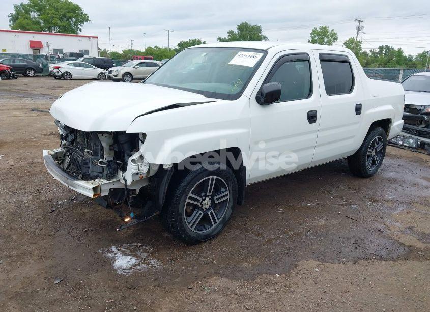 Photo 2 of 2014 Honda Ridgeline SPORT (VIN 5FPYK1F70EB009711)