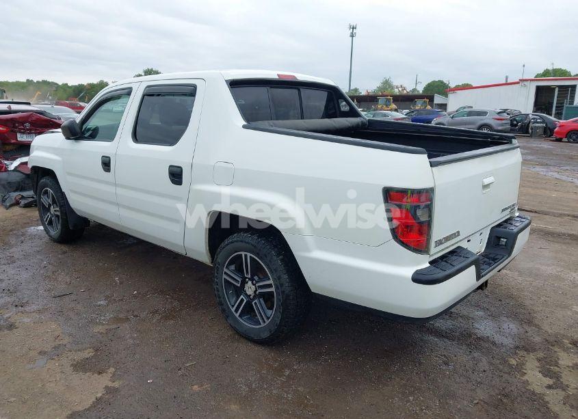 Photo 3 of 2014 Honda Ridgeline SPORT (VIN 5FPYK1F70EB009711)