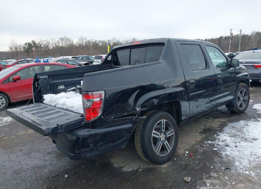 Photo 4 of 2013 Honda Ridgeline SPORT (VIN 5FPYK1F71DB001857)