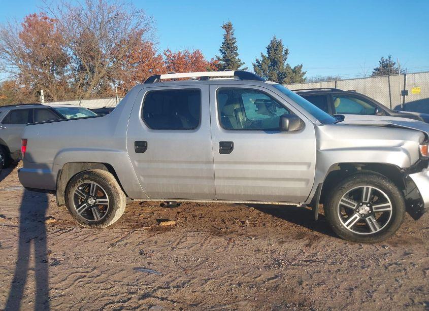 Photo 14 of 2014 Honda Ridgeline SPORT (VIN 5FPYK1F71EB005635)