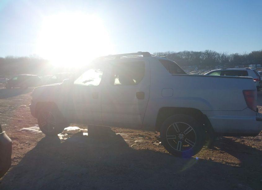 Photo 15 of 2014 Honda Ridgeline SPORT (VIN 5FPYK1F71EB005635)