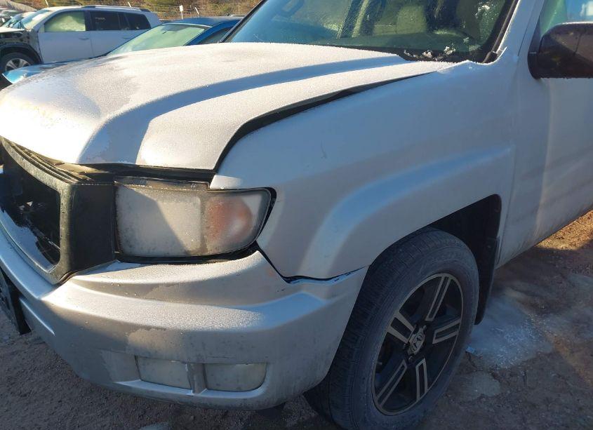 Photo 18 of 2014 Honda Ridgeline SPORT (VIN 5FPYK1F71EB005635)