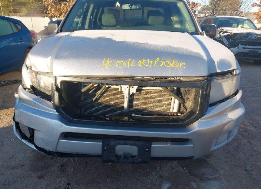 Photo 6 of 2014 Honda Ridgeline SPORT (VIN 5FPYK1F71EB005635)