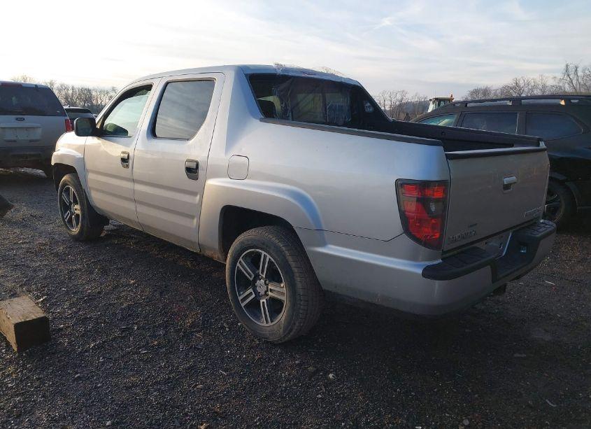 Photo 3 of 2014 Honda Ridgeline SPORT (VIN 5FPYK1F72EB001979)