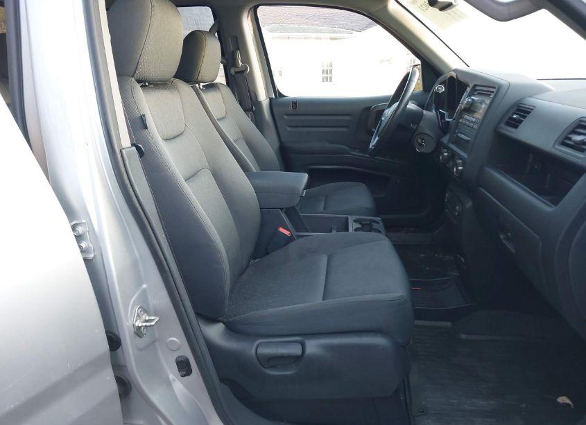Photo 5 of 2014 Honda Ridgeline SPORT (VIN 5FPYK1F72EB001979)