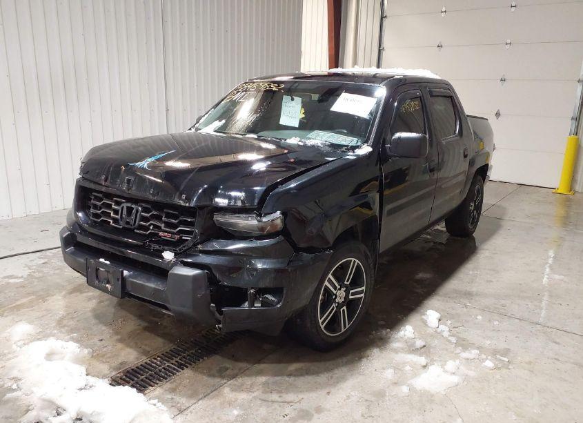 Photo 2 of 2014 Honda Ridgeline SPORT (VIN 5FPYK1F72EB011489)