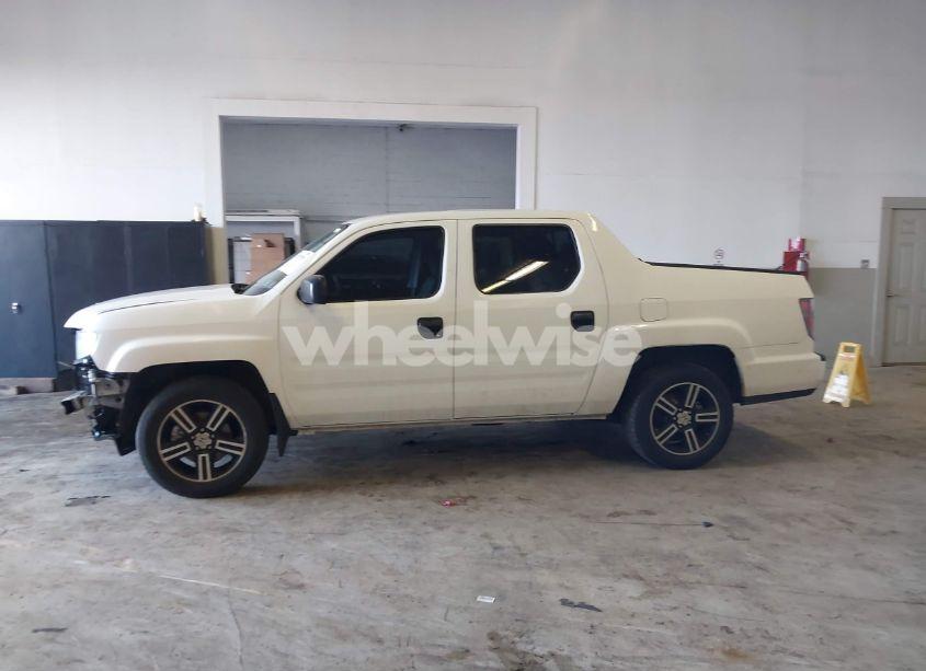 Photo 15 of 2014 Honda Ridgeline SPORT (VIN 5FPYK1F73EB002137)