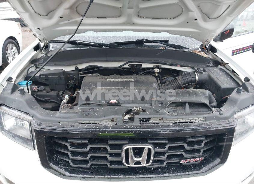 Photo 10 of 2013 Honda Ridgeline SPORT (VIN 5FPYK1F75DB016989)