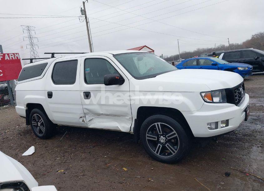 Photo 13 of 2013 Honda Ridgeline SPORT (VIN 5FPYK1F75DB016989)