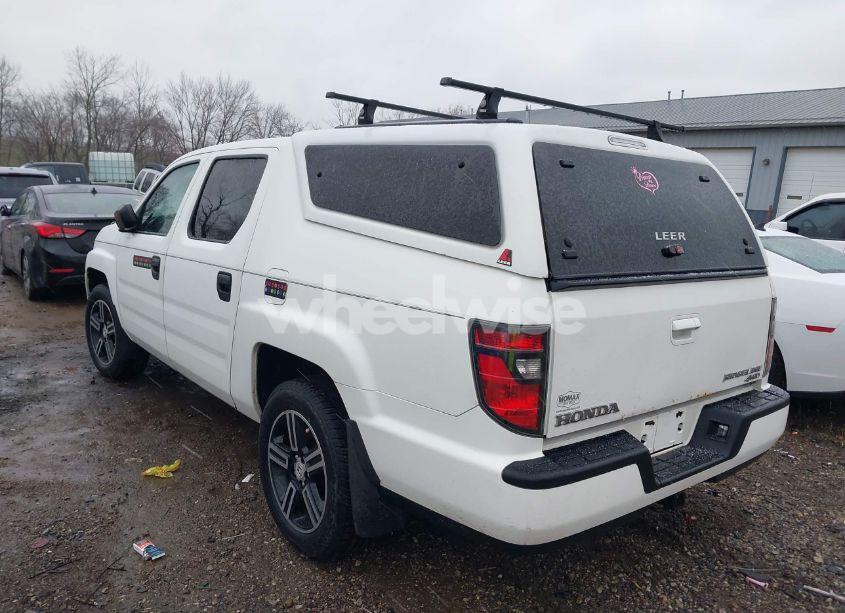 Photo 3 of 2013 Honda Ridgeline SPORT (VIN 5FPYK1F75DB016989)