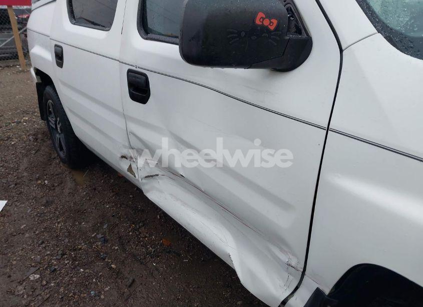 Photo 6 of 2013 Honda Ridgeline SPORT (VIN 5FPYK1F75DB016989)