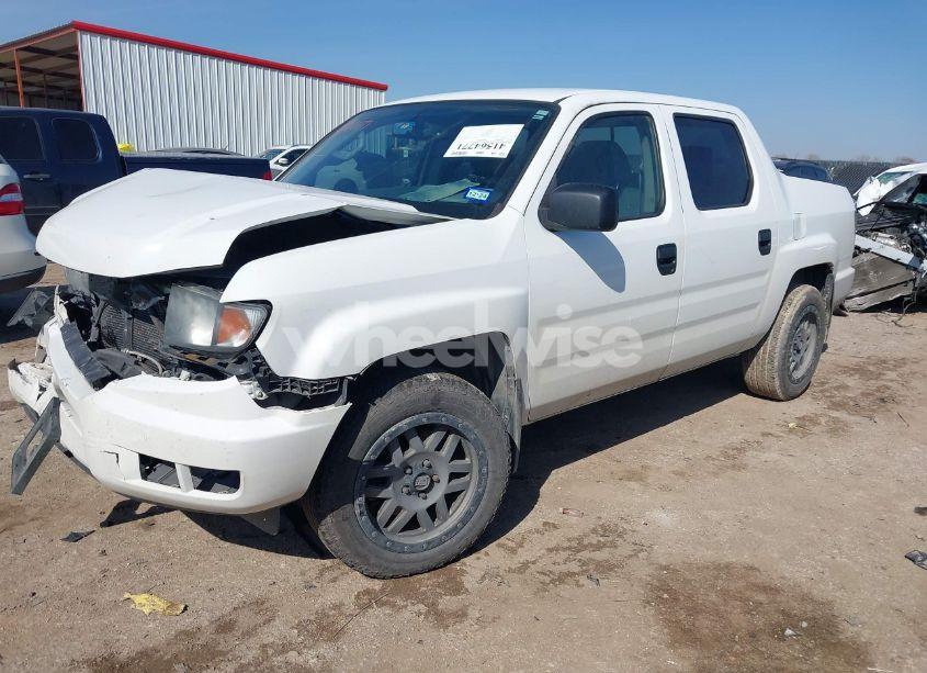 Photo 2 of 2014 Honda Ridgeline SPORT (VIN 5FPYK1F78EB011254)